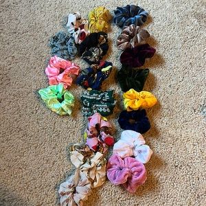 Lot of 19 scrunchies